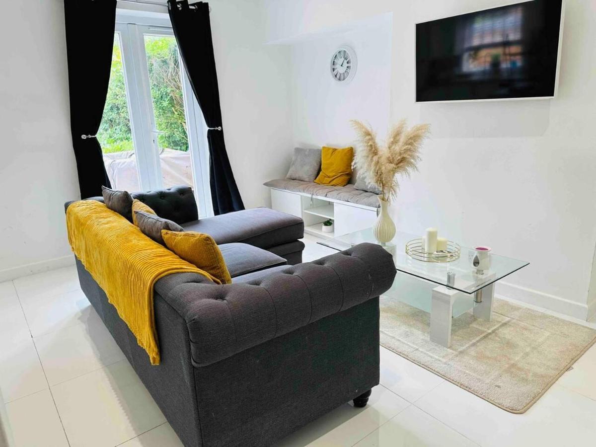 Charming 3-Bed Home Minutes From City Centre Nottingham Buitenkant foto