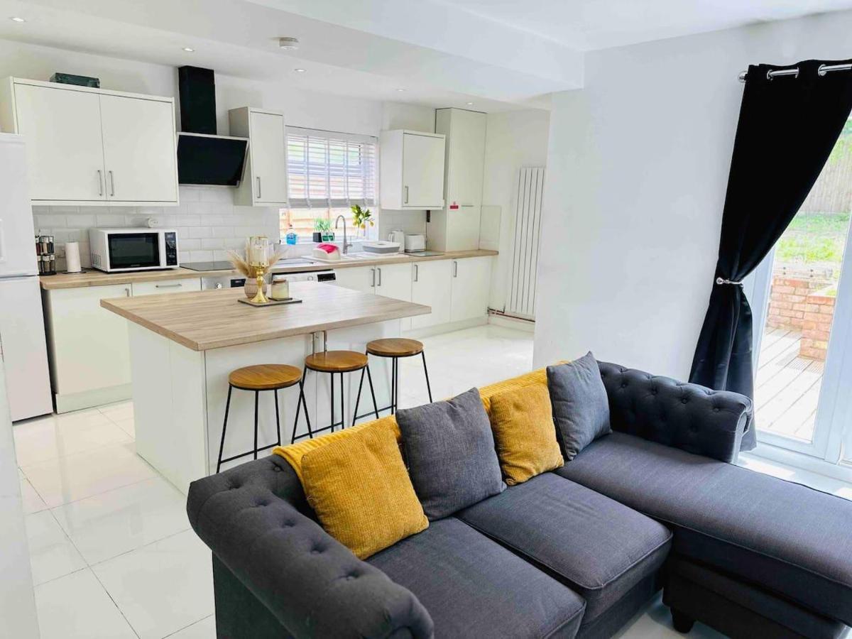 Charming 3-Bed Home Minutes From City Centre Nottingham Buitenkant foto