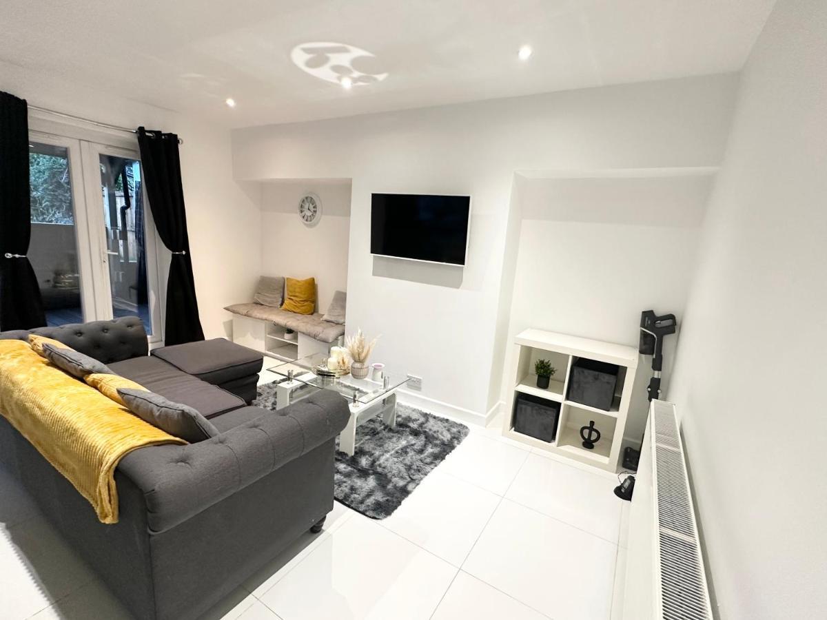 Charming 3-Bed Home Minutes From City Centre Nottingham Buitenkant foto