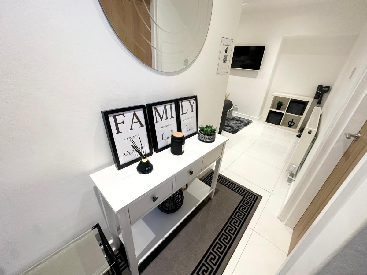 Charming 3-Bed Home Minutes From City Centre Nottingham Buitenkant foto