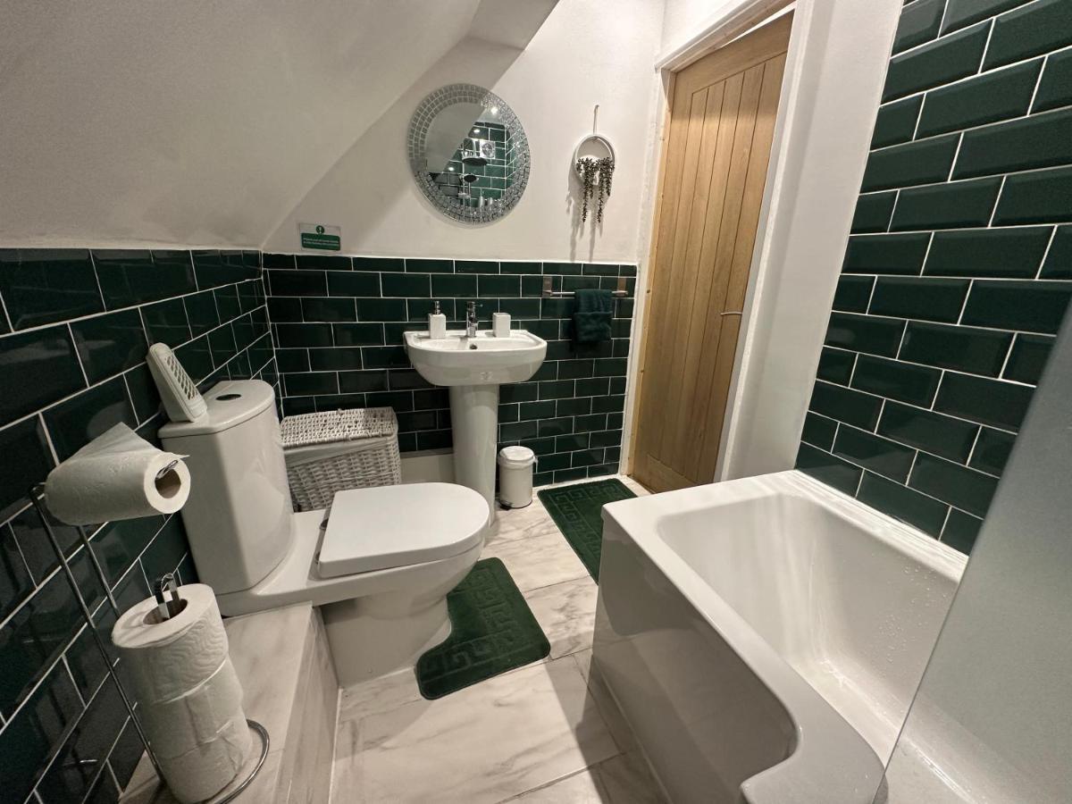 Charming 3-Bed Home Minutes From City Centre Nottingham Buitenkant foto